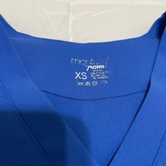 MOBB Scrub Top - Picture 4 of 4